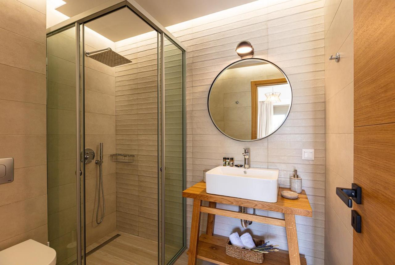 Lagoon Seabreeze Villa, Sumptuous Retreat, By Thinkvilla Pánormos Esterno foto