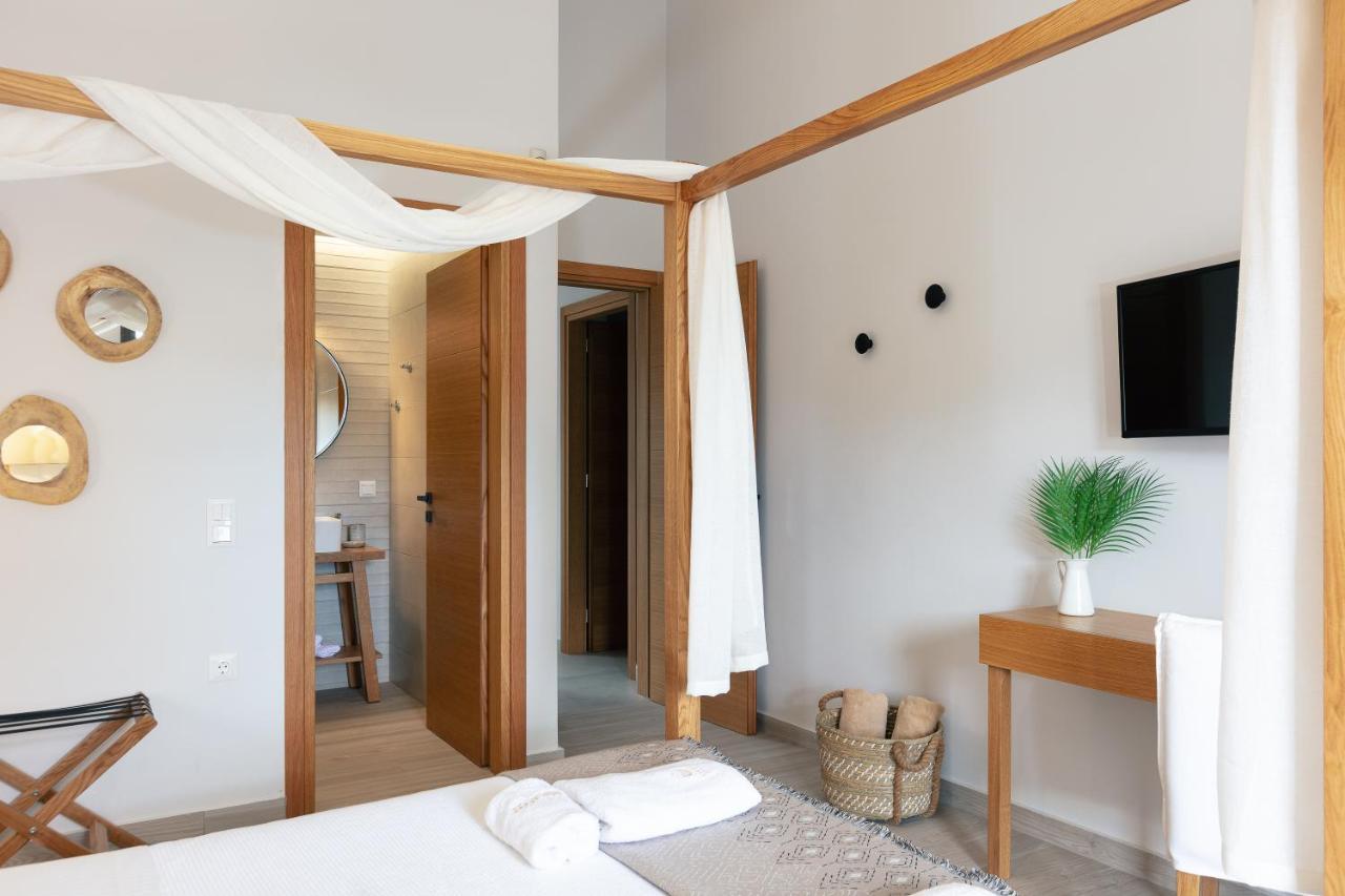 Lagoon Seabreeze Villa, Sumptuous Retreat, By Thinkvilla Pánormos Esterno foto